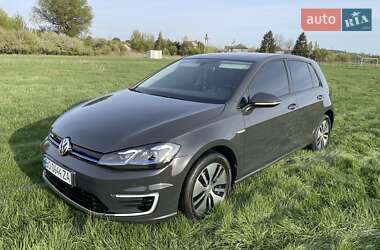 Хэтчбек Volkswagen e-Golf 2019 в 