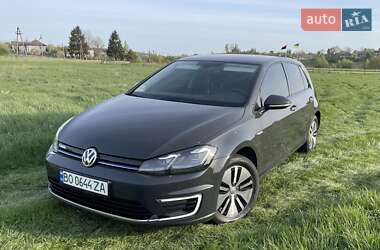 Хэтчбек Volkswagen e-Golf 2019 в 