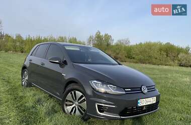Хэтчбек Volkswagen e-Golf 2019 в 