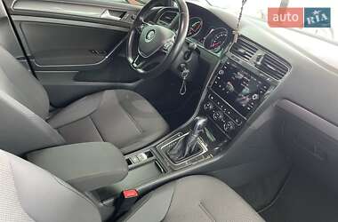 Хэтчбек Volkswagen e-Golf 2019 в 