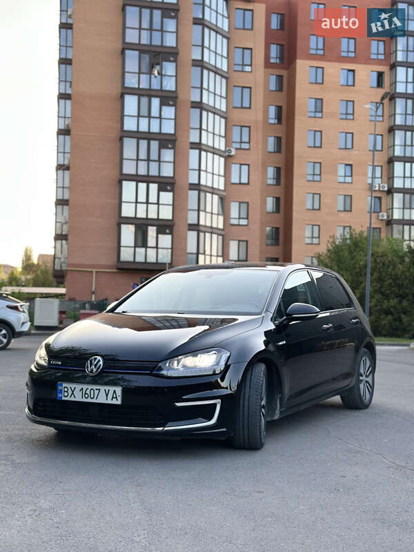Хэтчбек Volkswagen e-Golf 2014 в Каменец-Подольском