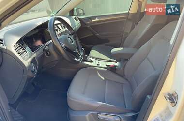 Хетчбек Volkswagen e-Golf 2020 в 