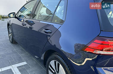 Хетчбек Volkswagen e-Golf 2020 в 