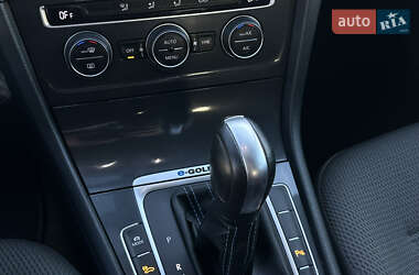 Хетчбек Volkswagen e-Golf 2020 в 