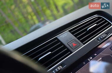 Хетчбек Volkswagen e-Golf 2020 в 