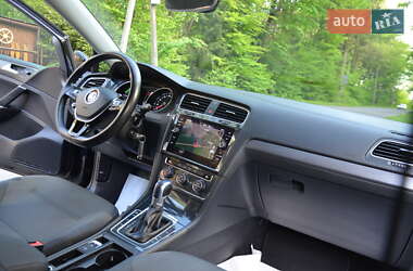 Хетчбек Volkswagen e-Golf 2020 в 