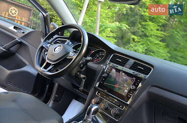 Хетчбек Volkswagen e-Golf 2020 в 