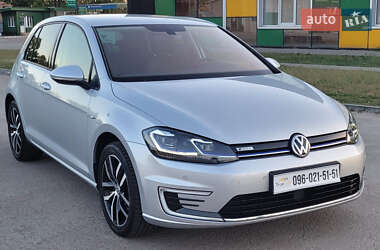 Хэтчбек Volkswagen e-Golf 2020 в 