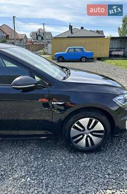 Хетчбек Volkswagen e-Golf 2018 в 