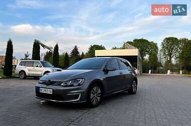 Хэтчбек Volkswagen e-Golf 2015 в 
