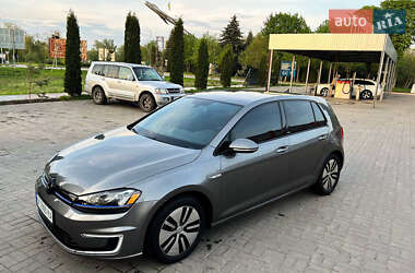 Хэтчбек Volkswagen e-Golf 2015 в 