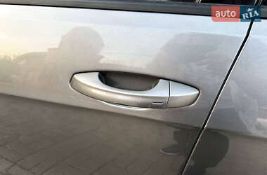 Хэтчбек Volkswagen e-Golf 2015 в 