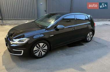 Хэтчбек Volkswagen e-Golf 2018 в Киеве
