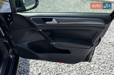 Хетчбек Volkswagen e-Golf 2018 в 