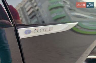 Хэтчбек Volkswagen e-Golf 2015 в 