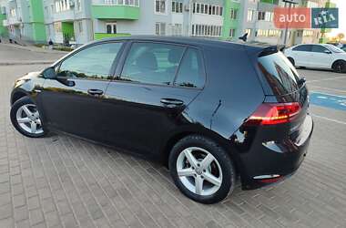 Хэтчбек Volkswagen e-Golf 2015 в 