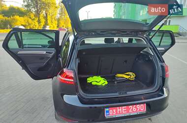 Хэтчбек Volkswagen e-Golf 2015 в 