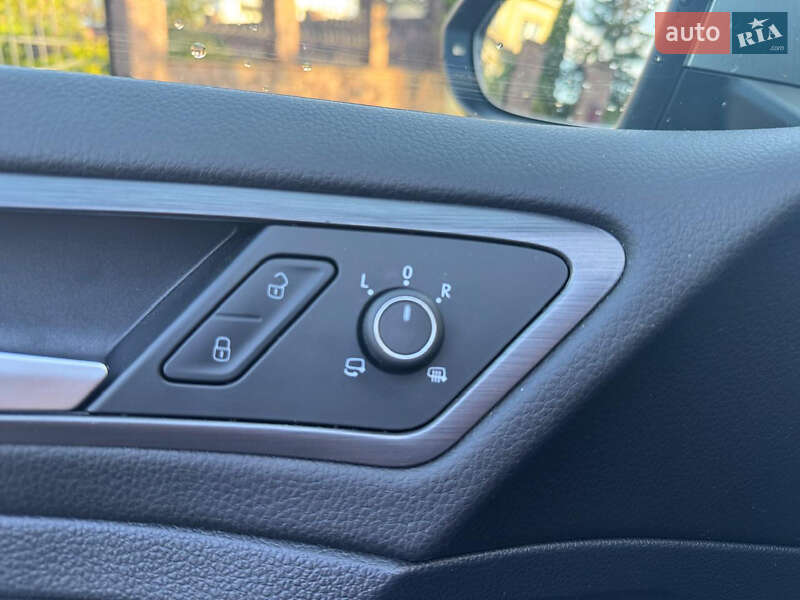 Хетчбек Volkswagen e-Golf 2019 в Рівному