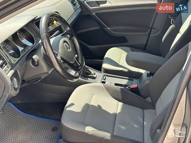 Хэтчбек Volkswagen e-Golf 2015 в Одессе фото 25 Хэтчбек Volkswagen e-Golf 2015 в Одессе