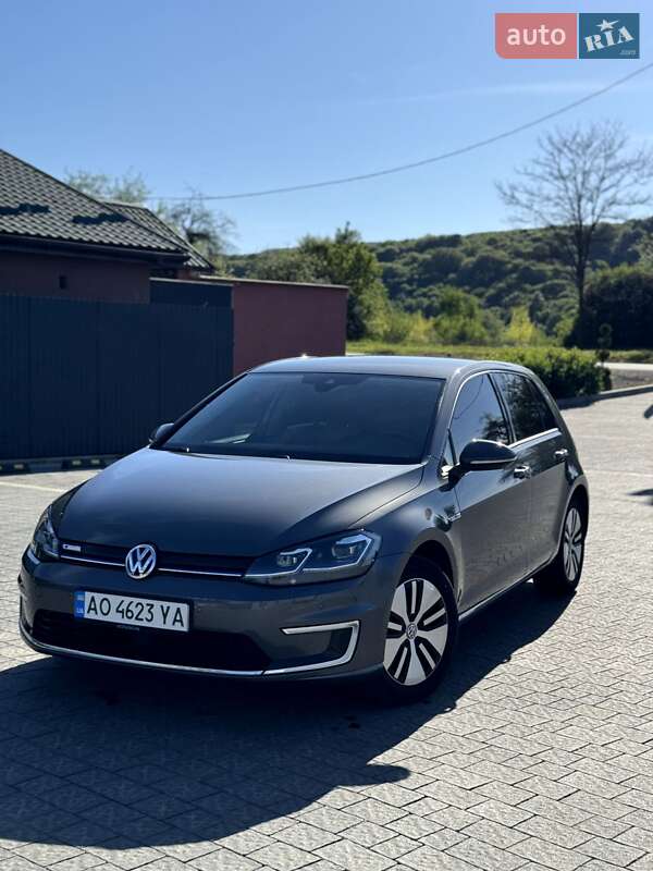 Хетчбек Volkswagen e-Golf 2017 в Великому Березному