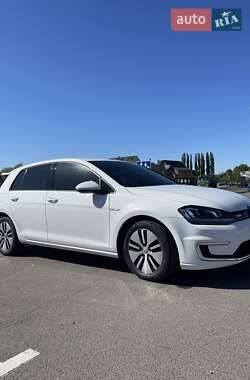 Хетчбек Volkswagen e-Golf 2016 в 
