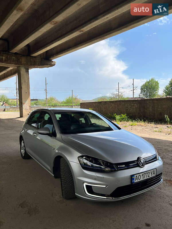 Хетчбек Volkswagen e-Golf 2016 в Мукачевому