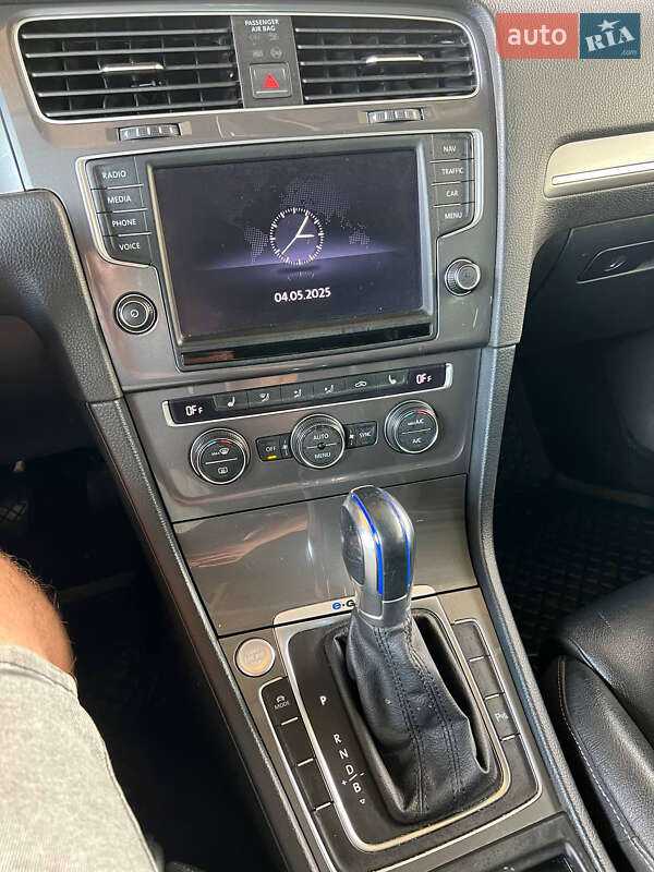 Хетчбек Volkswagen e-Golf 2016 в Мукачевому