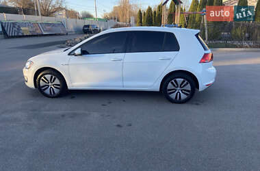 Хетчбек Volkswagen e-Golf 2016 в 