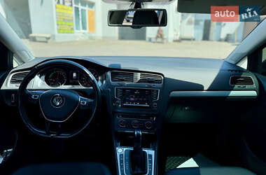 Хэтчбек Volkswagen e-Golf 2014 в 