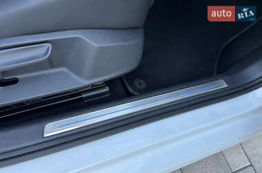 Хэтчбек Volkswagen e-Golf 2015 в 