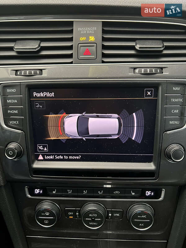 Хетчбек Volkswagen e-Golf 2015 в Києві