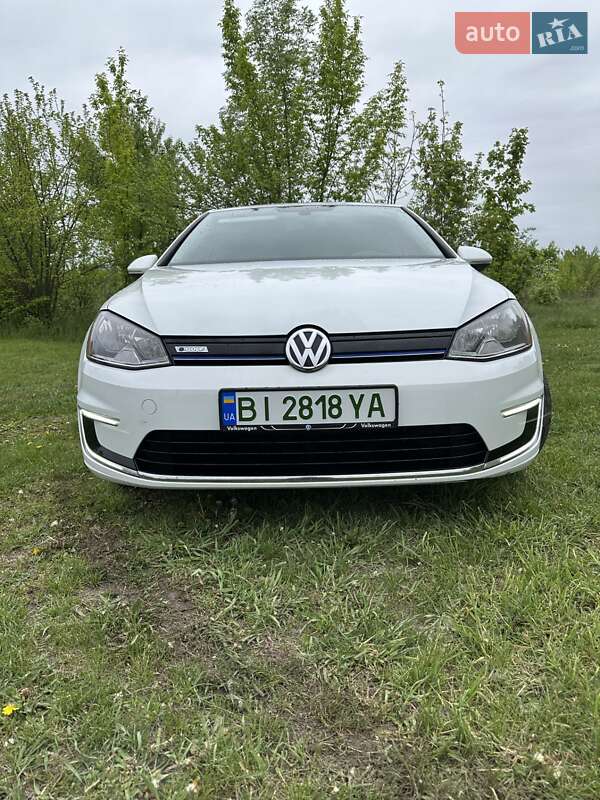 Хэтчбек Volkswagen e-Golf 2015 в Лубнах
