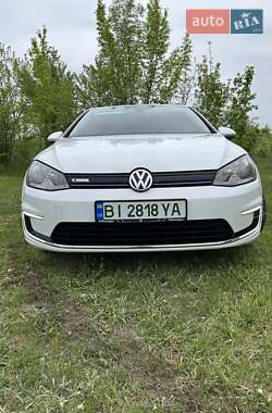 Хэтчбек Volkswagen e-Golf 2015 в 