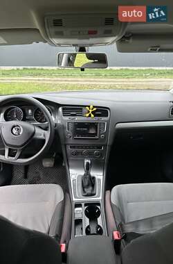 Хэтчбек Volkswagen e-Golf 2015 в 