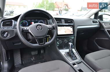 Хетчбек Volkswagen e-Golf 2018 в 