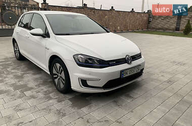 Хэтчбек Volkswagen e-Golf 2015 в Сарнах