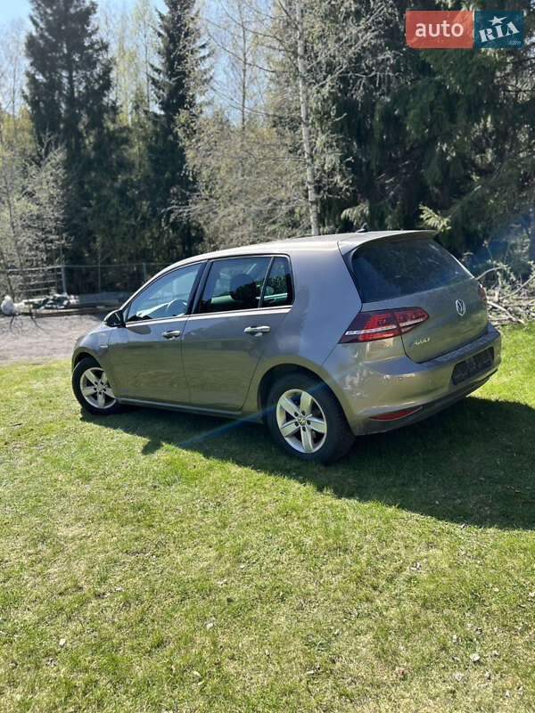 Хетчбек Volkswagen e-Golf 2016 в Хмельницькому