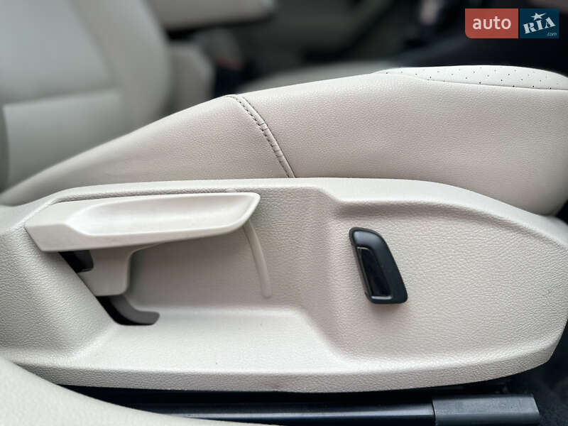 Хетчбек Volkswagen e-Golf 2014 в Рівному