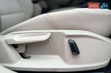 Хетчбек Volkswagen e-Golf 2014 в 