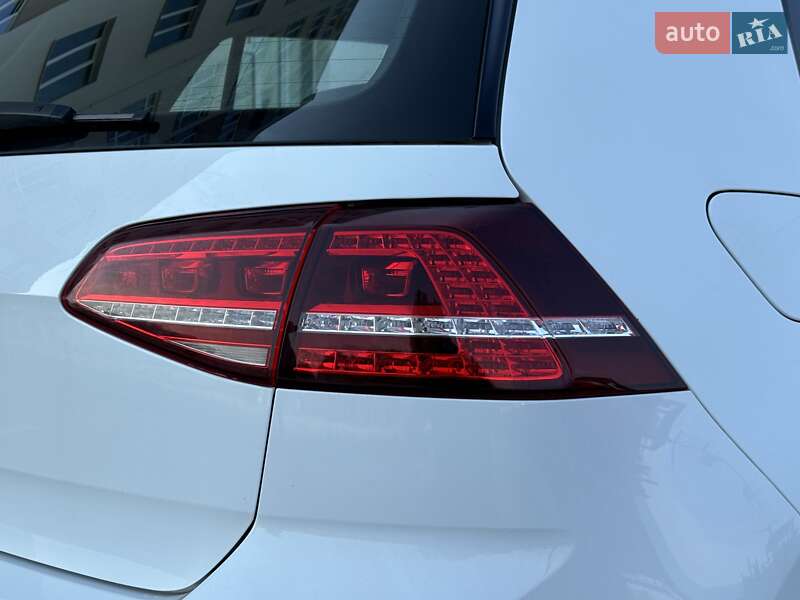 Хэтчбек Volkswagen e-Golf 2014 в Хмельницком