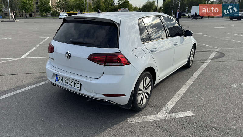 Хэтчбек Volkswagen e-Golf 2017 в Киеве