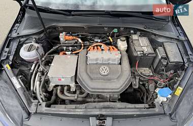 Хетчбек Volkswagen e-Golf 2015 в 