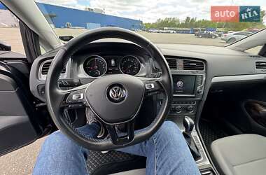 Хетчбек Volkswagen e-Golf 2015 в 
