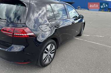 Хетчбек Volkswagen e-Golf 2015 в 