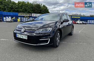Хэтчбек Volkswagen e-Golf 2015 в Киеве