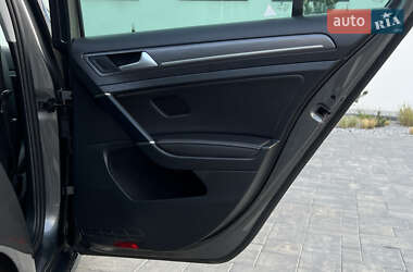 Хетчбек Volkswagen e-Golf 2019 в 