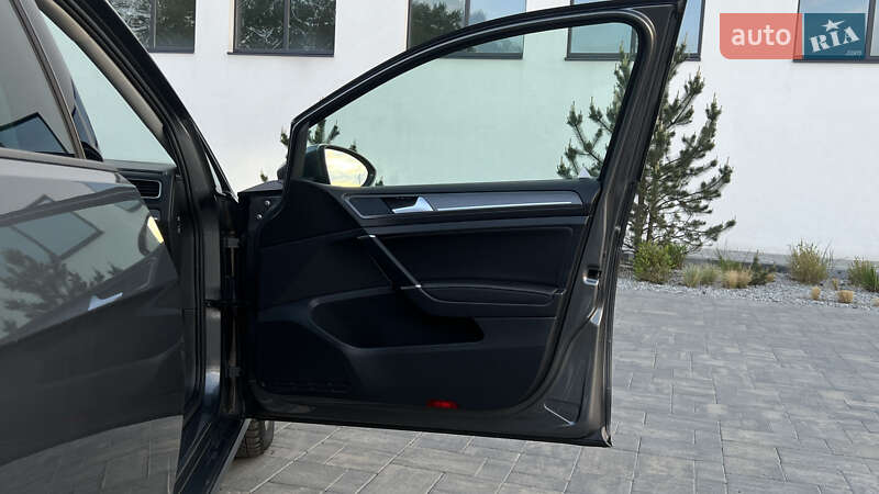 Хэтчбек Volkswagen e-Golf 2019 в Луцке
