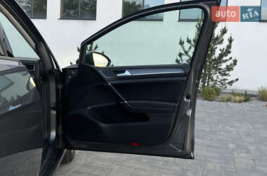 Хетчбек Volkswagen e-Golf 2019 в 