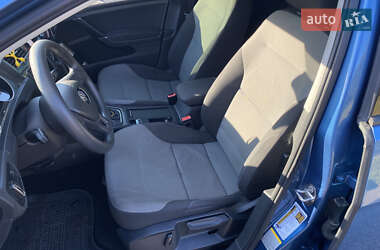 Хэтчбек Volkswagen e-Golf 2015 в 