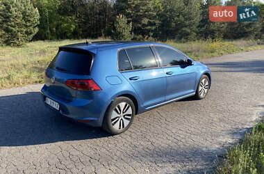 Хэтчбек Volkswagen e-Golf 2015 в 